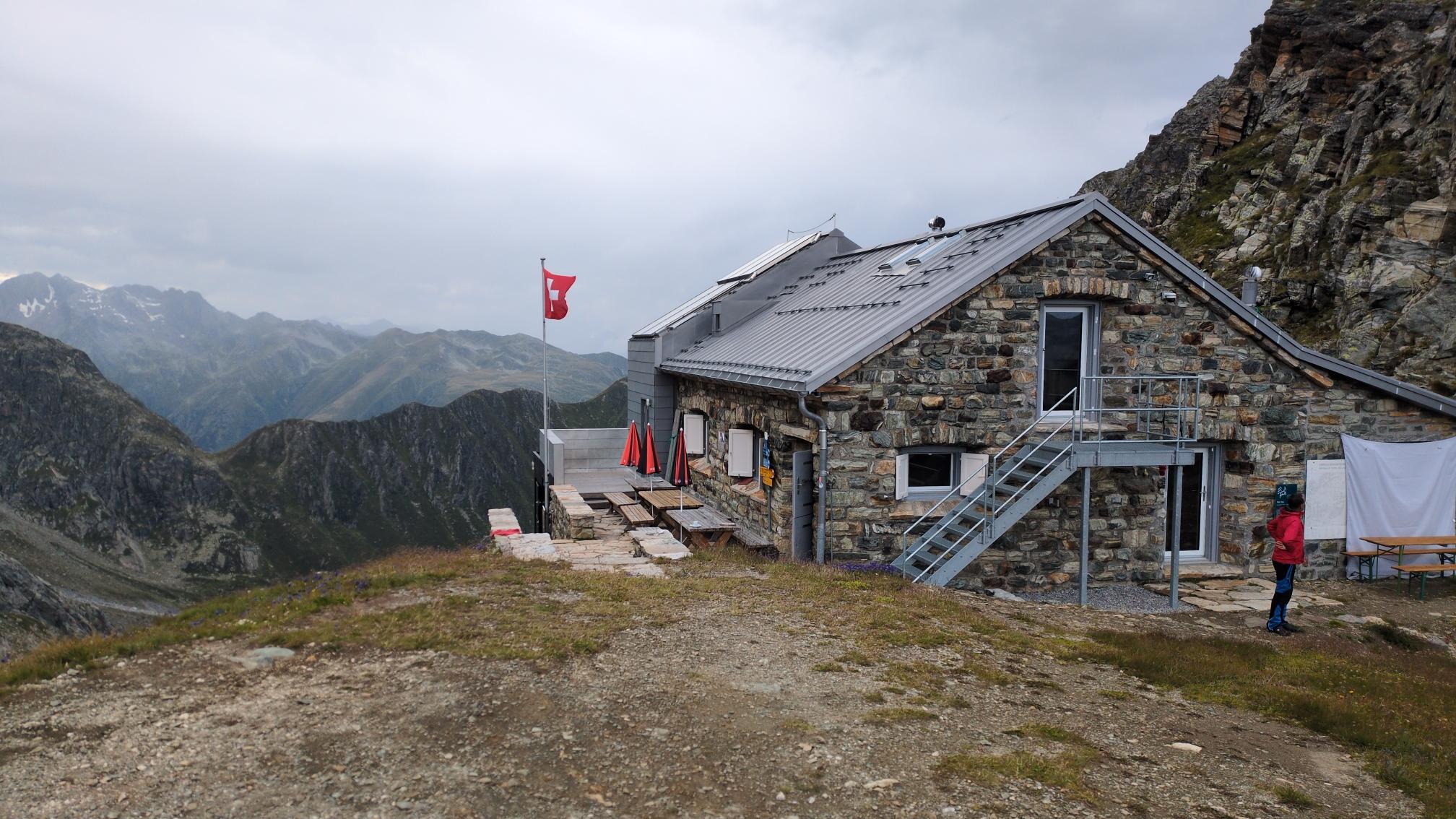 Medelser Hütte SAC / Camona da Medel CAS