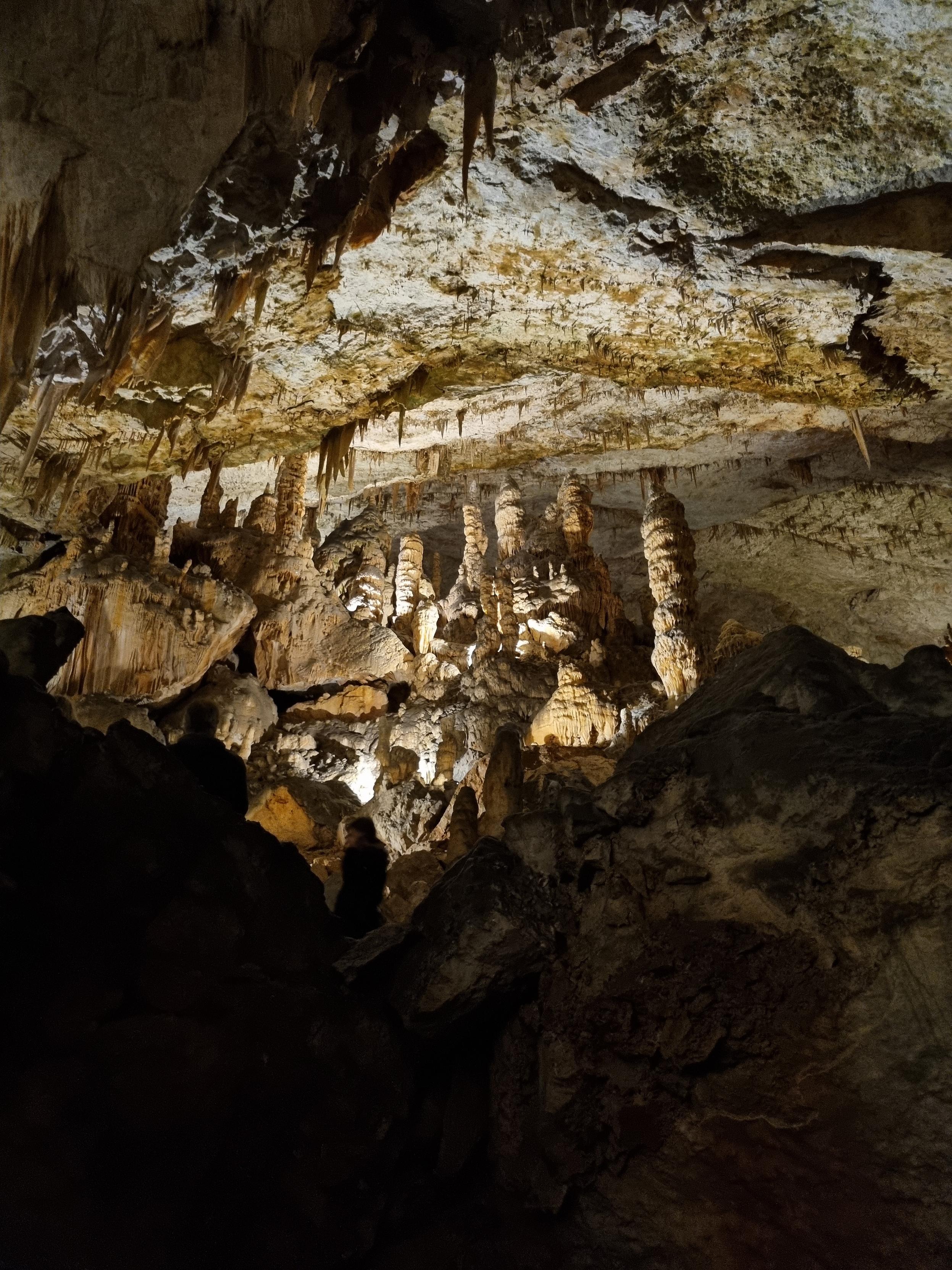 Cave chamber with dripstones
